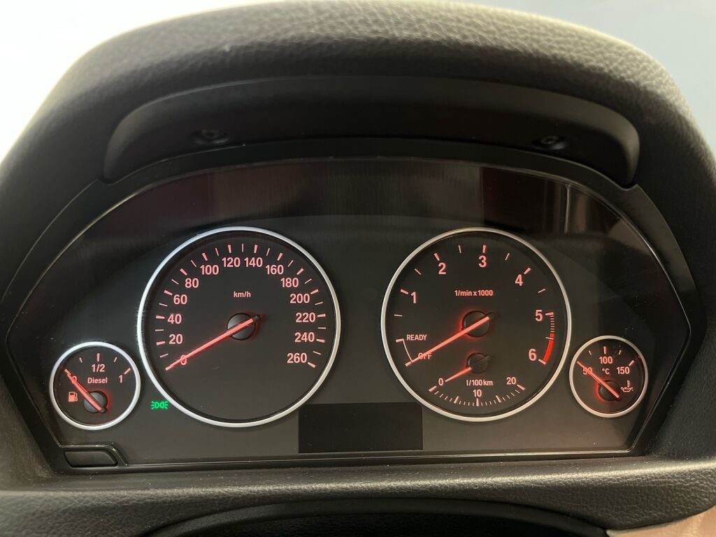 BMW 320 2017 Musta