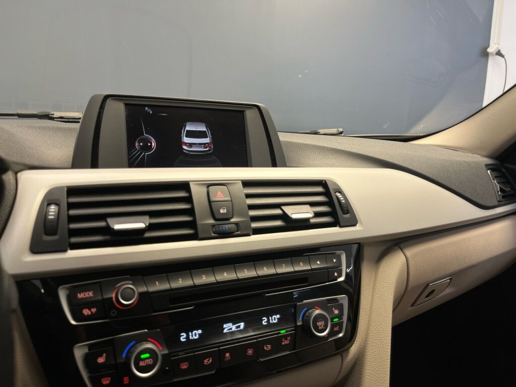 BMW 320 2017 Musta