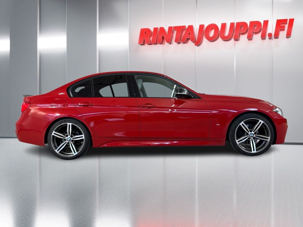 BMW 330 2017 Punainen