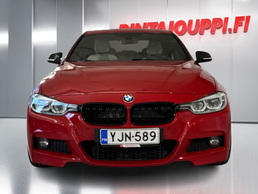BMW 330 2017 Punainen