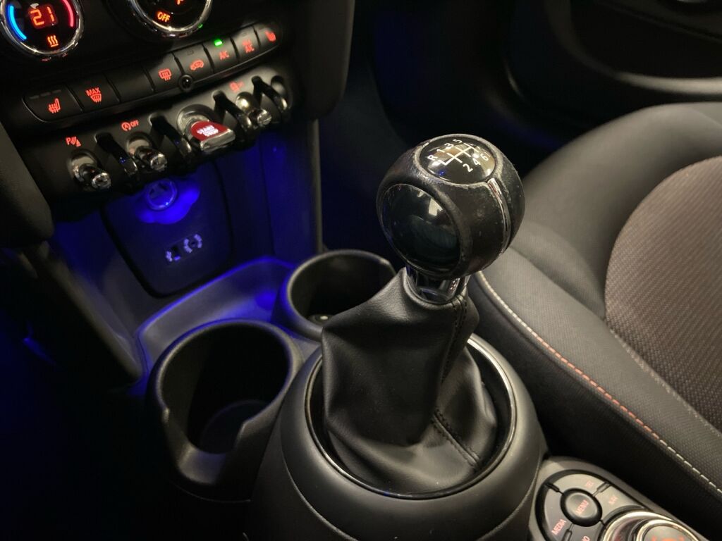 Mini Hatchback 2017 Valkoinen