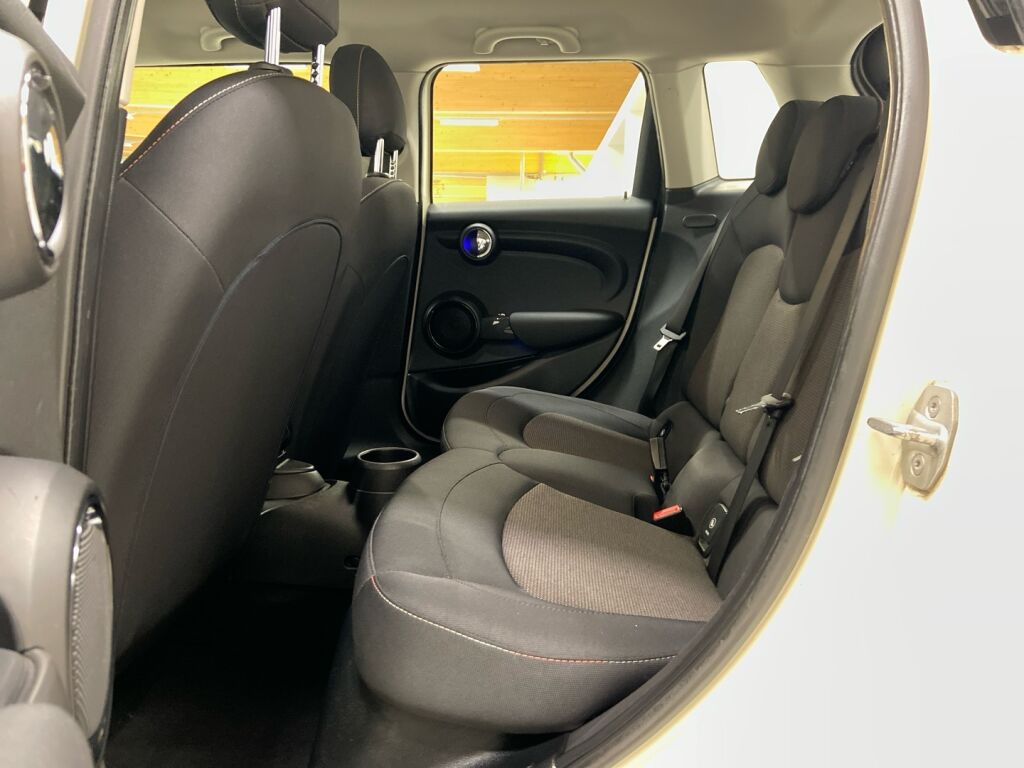 Mini Hatchback 2017 Valkoinen