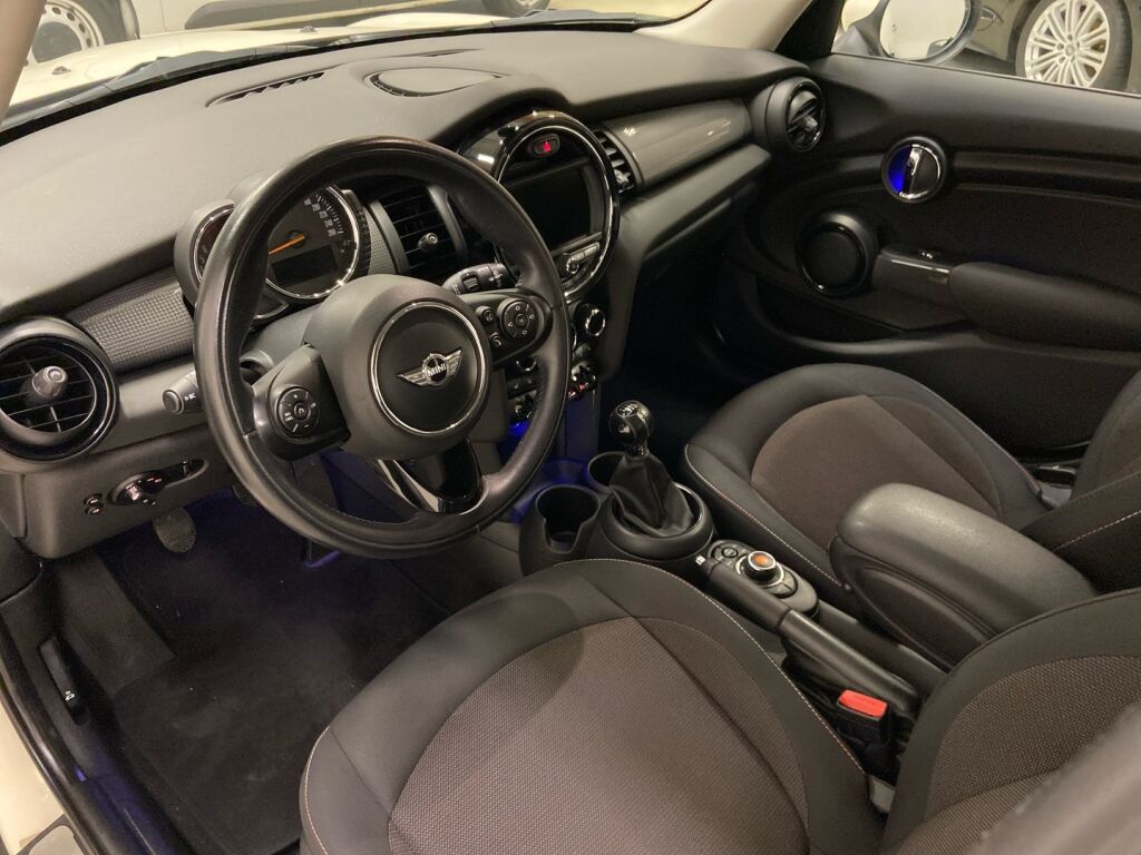Mini Hatchback 2017 Valkoinen