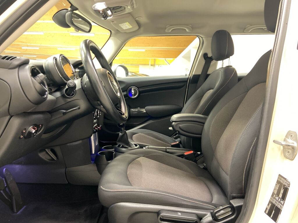 Mini Hatchback 2017 Valkoinen