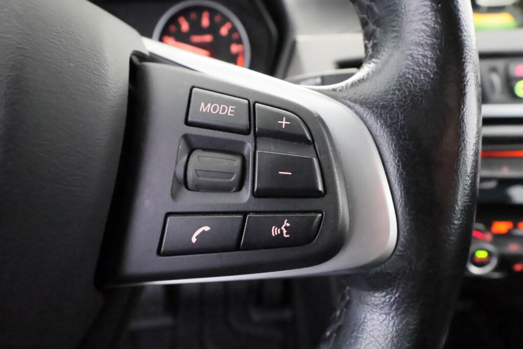 BMW X1 2018 Ruskea (beige)