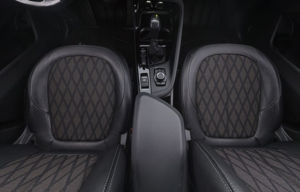 BMW X1 2018 Ruskea (beige)