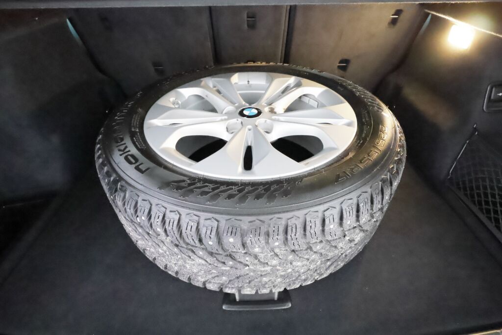 BMW X1 2018 Ruskea (beige)