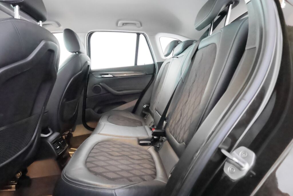 BMW X1 2018 Ruskea (beige)