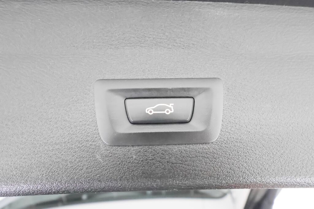 BMW X1 2018 Ruskea (beige)