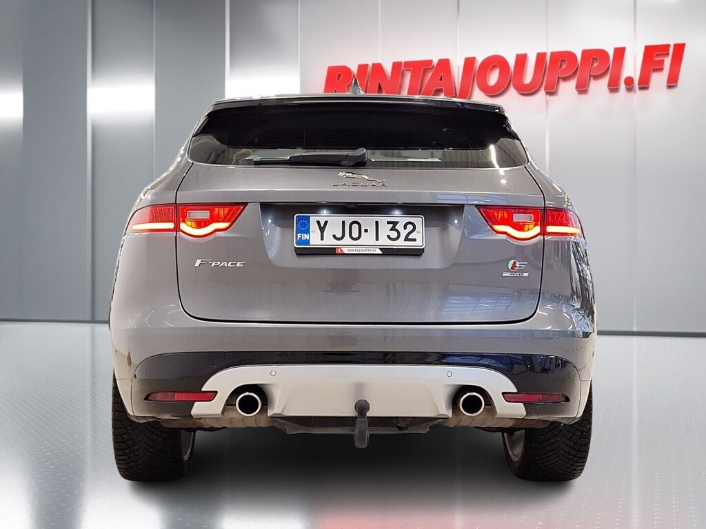 Jaguar F-PACE 2017 Harmaa