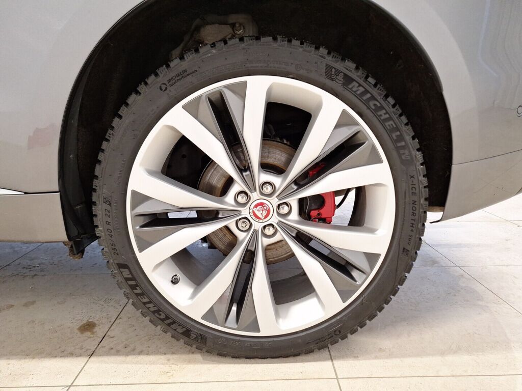 Jaguar F-PACE 2017 Harmaa