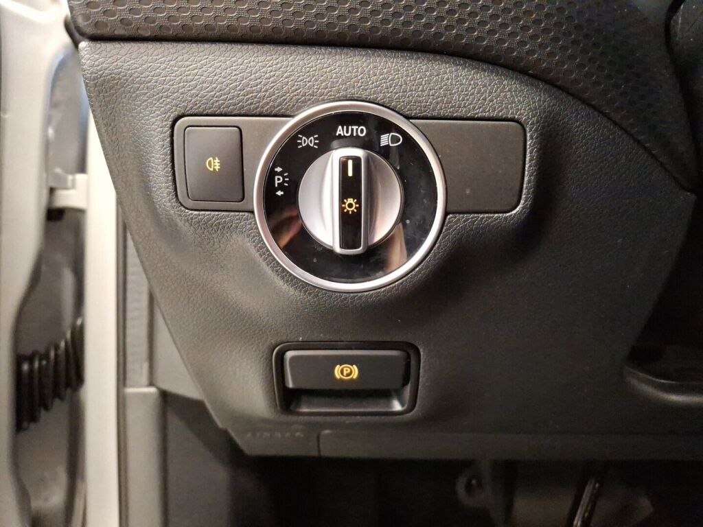 Mercedes-Benz A 2017 Harmaa