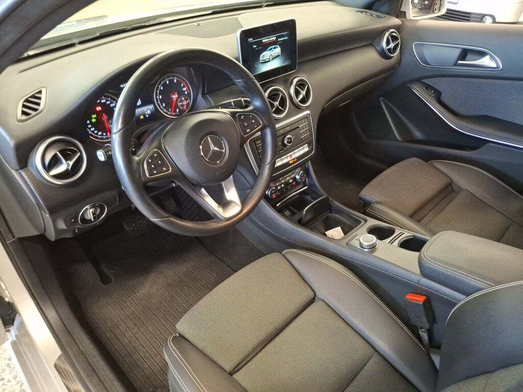 Mercedes-Benz A 2017 Harmaa