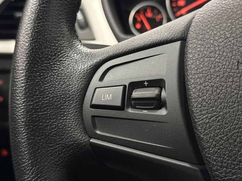 BMW 330 2017 Musta