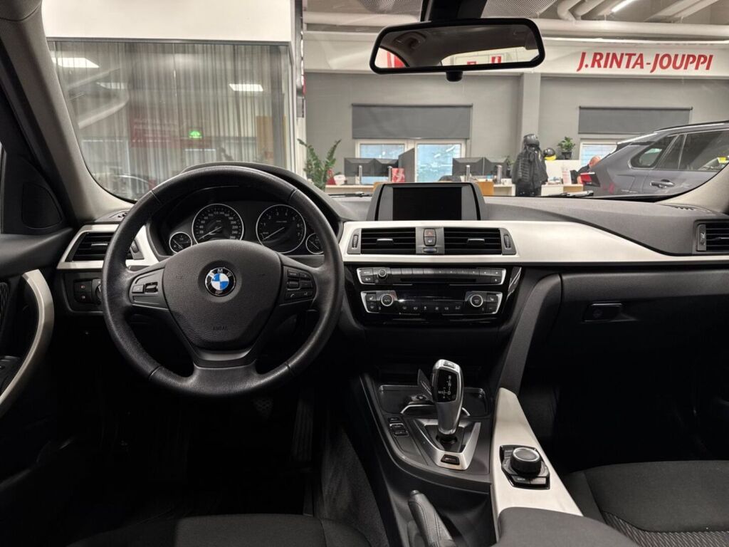 BMW 330 2017 Musta