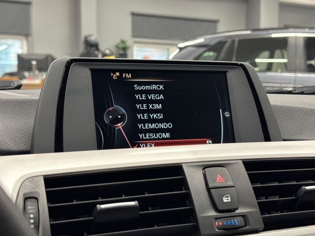 BMW 330 2017 Musta