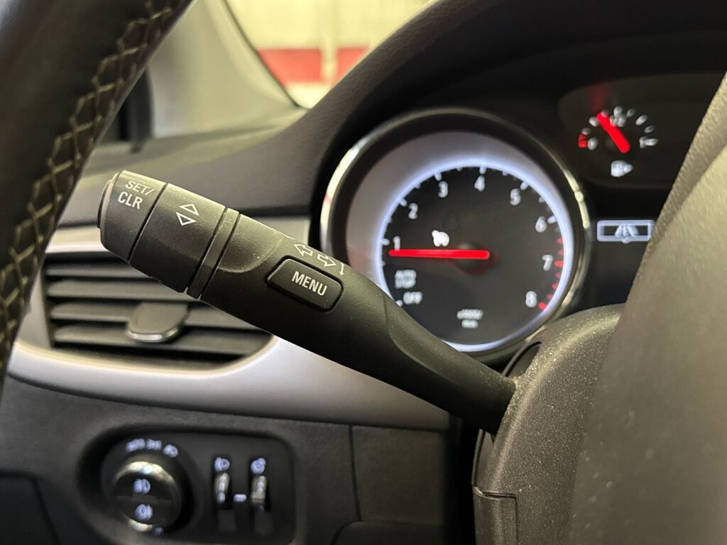 Opel Astra 2017 Musta