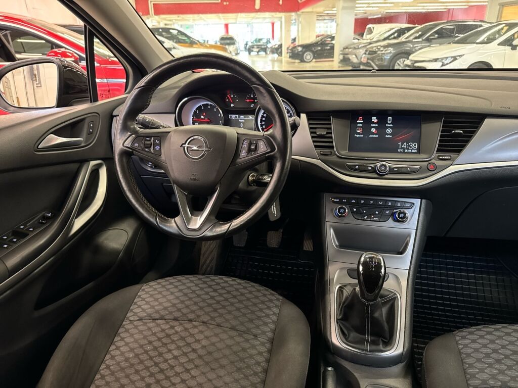 Opel Astra 2017 Musta