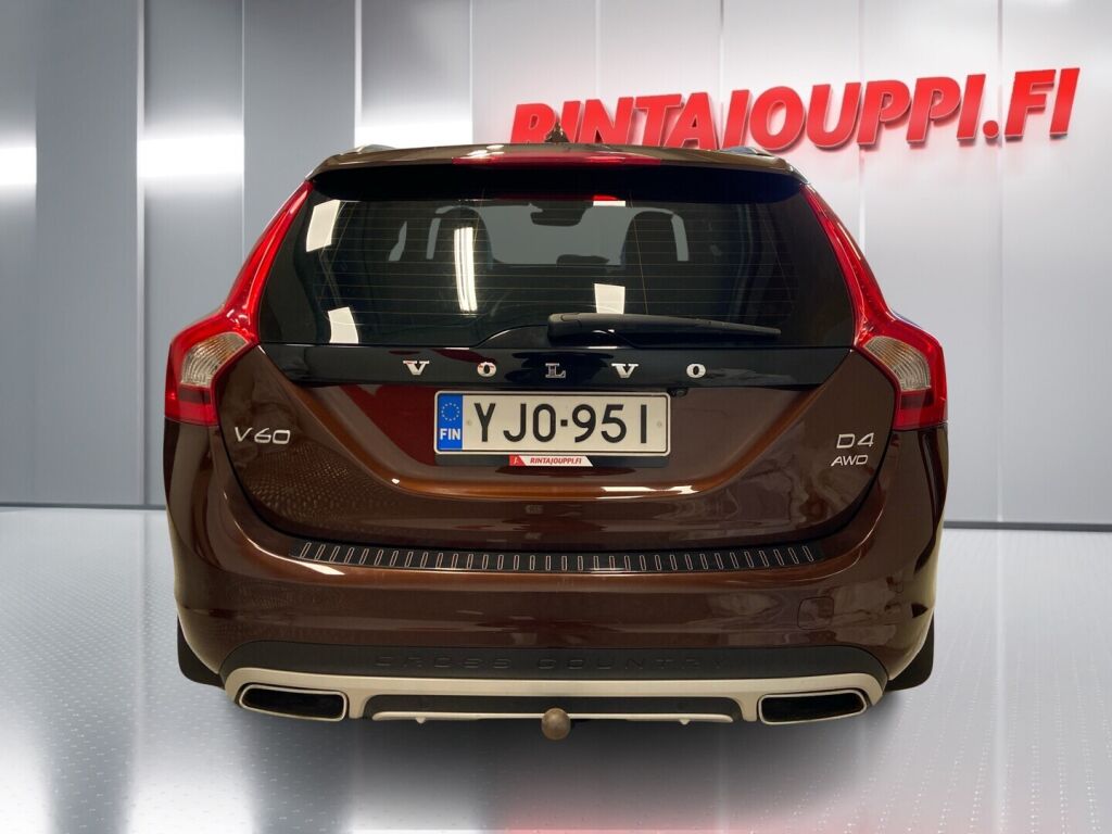 Volvo V60 Cross Country 2017 Punainen