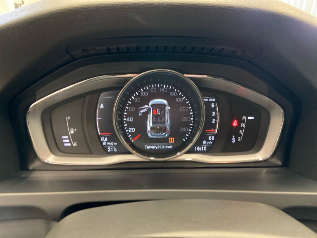 Volvo V60 Cross Country 2017 Punainen