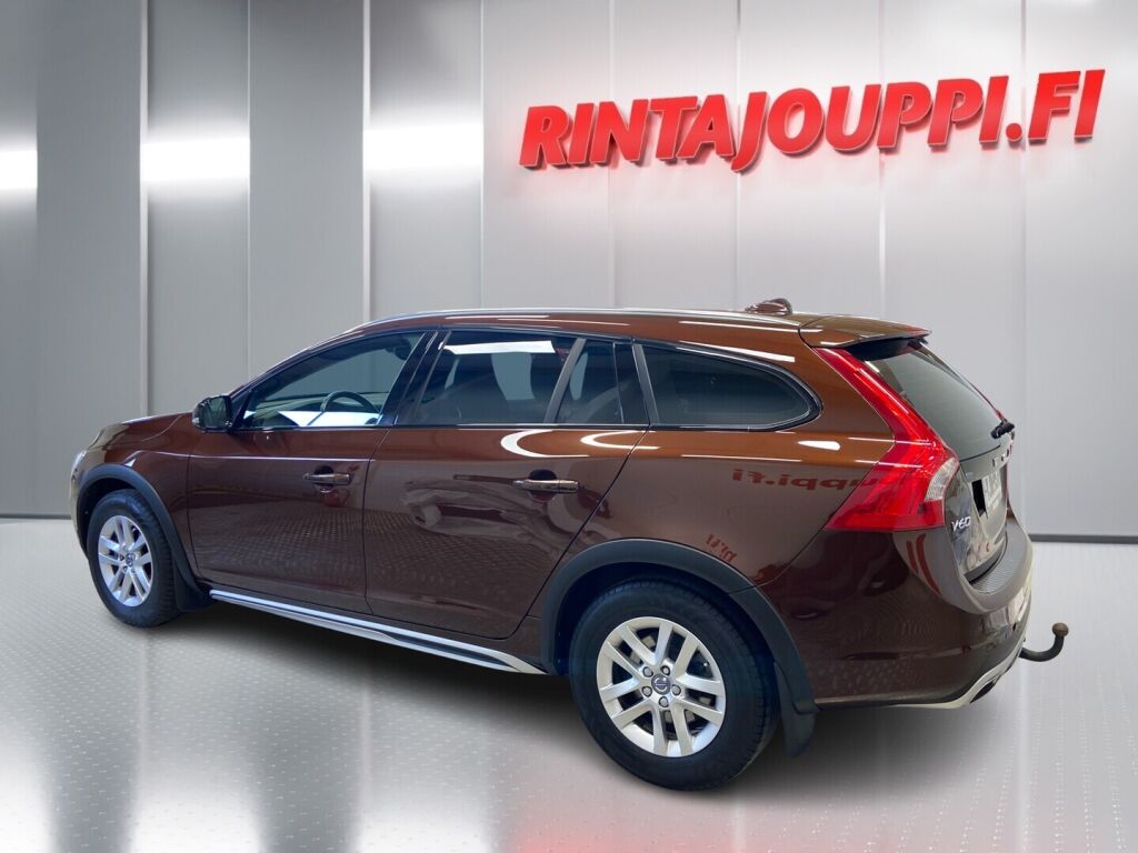 Volvo V60 Cross Country 2017 Punainen