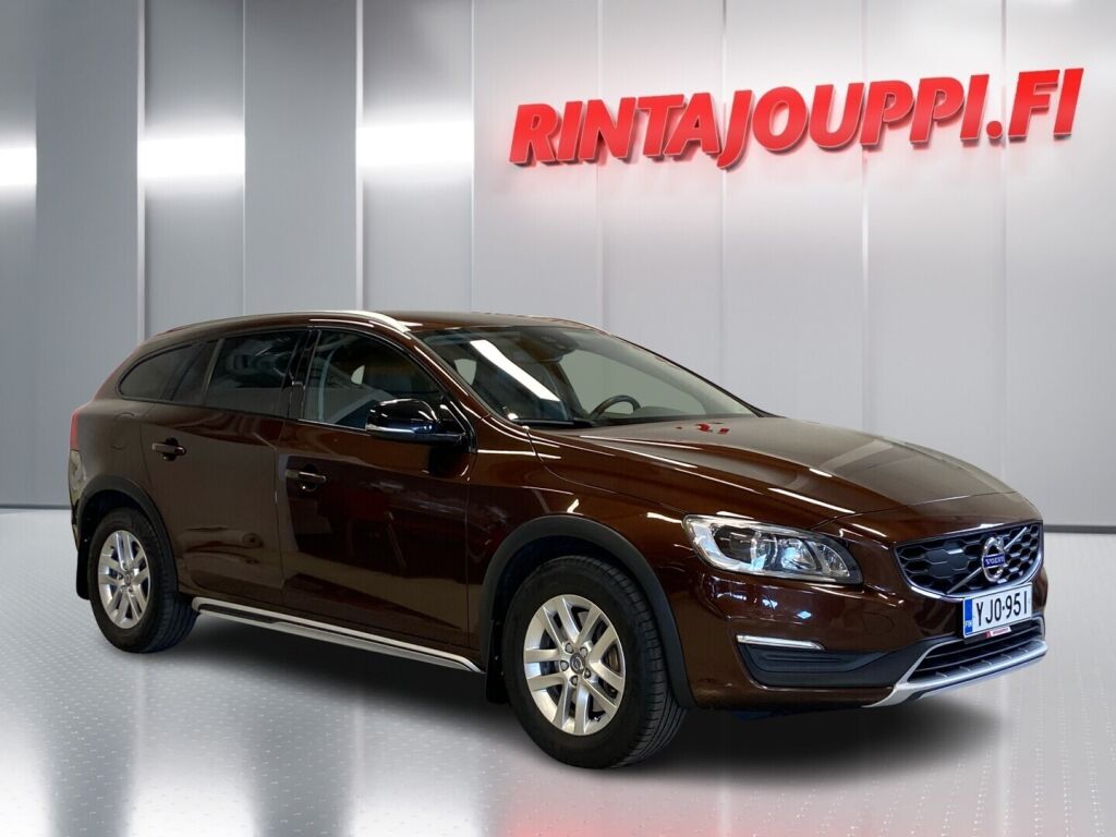 Volvo V60 Cross Country 2017 Punainen