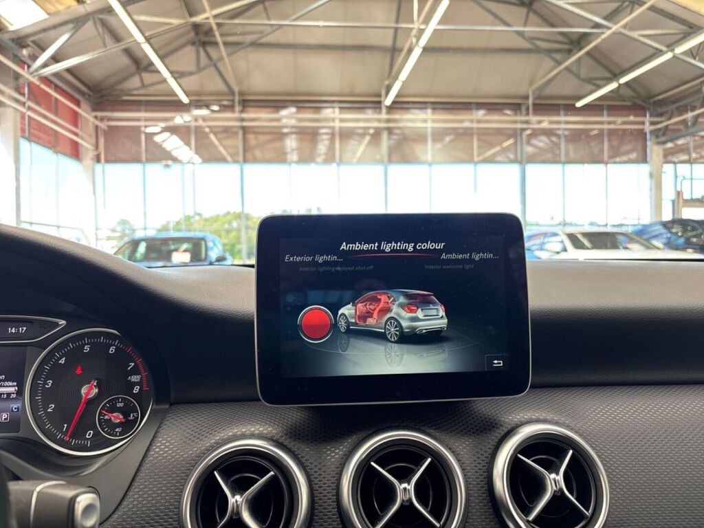 Mercedes-Benz A 2017 Valkoinen