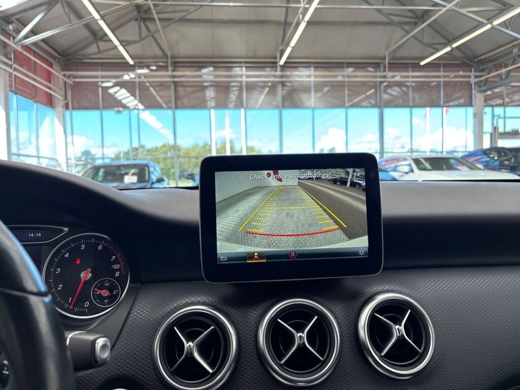 Mercedes-Benz A 2017 Valkoinen