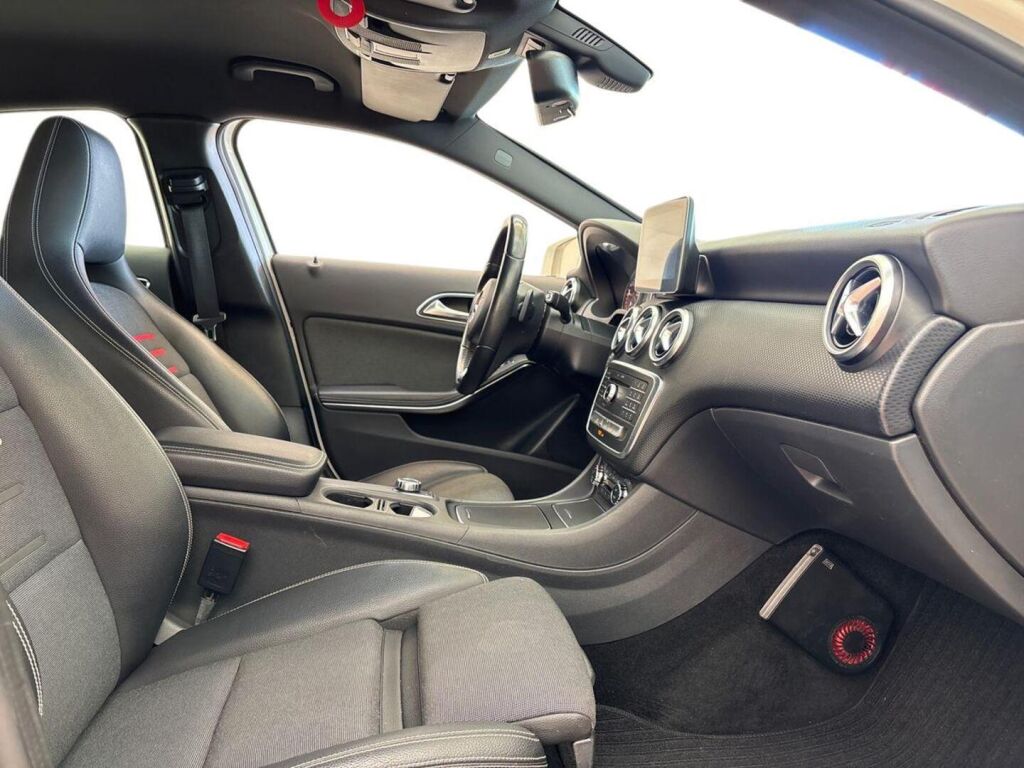 Mercedes-Benz A 2017 Valkoinen