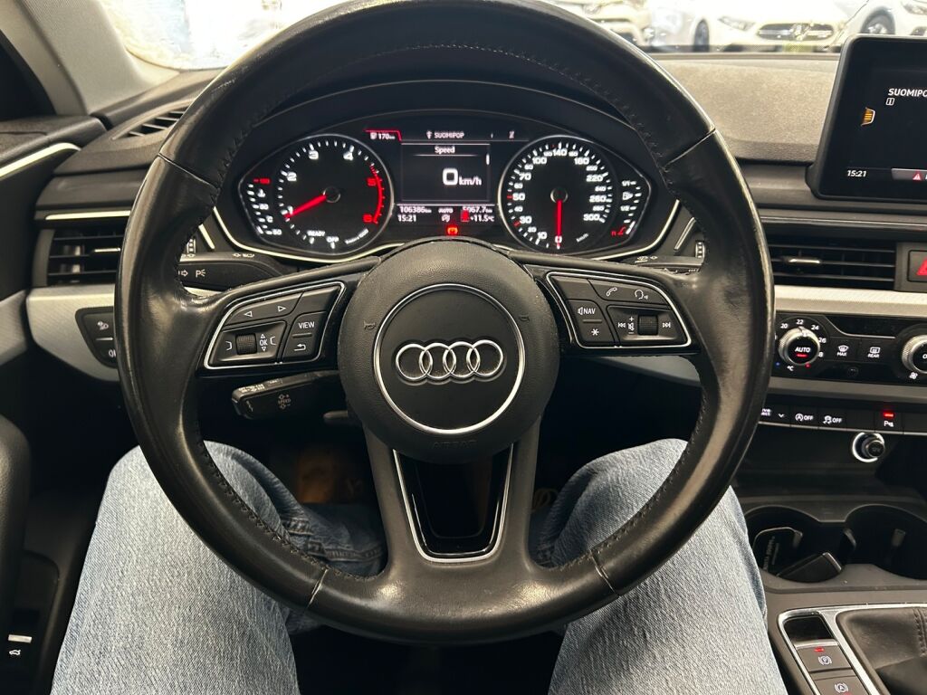 Audi A4 2017 Musta