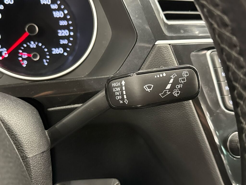 Volkswagen Tiguan 2017 Punainen