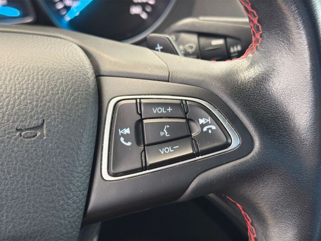 Ford Kuga 2019 Sininen