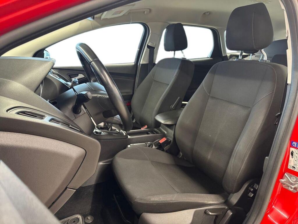 Ford Focus 2018 Punainen