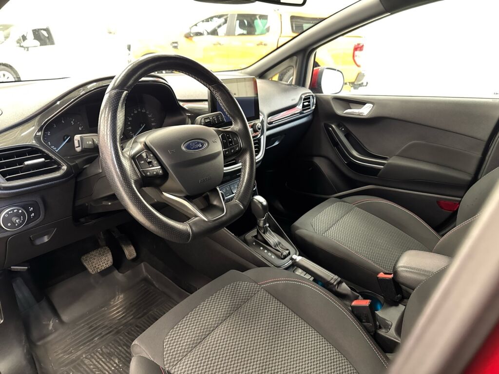 Ford Fiesta 2019 Punainen