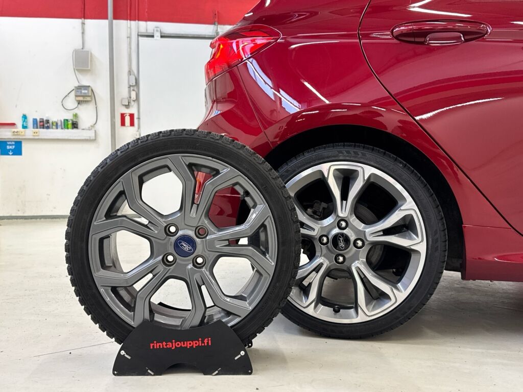 Ford Fiesta 2019 Punainen