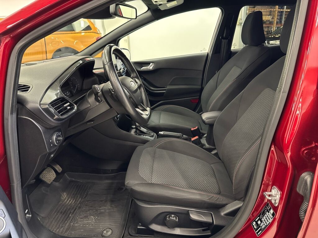 Ford Fiesta 2019 Punainen