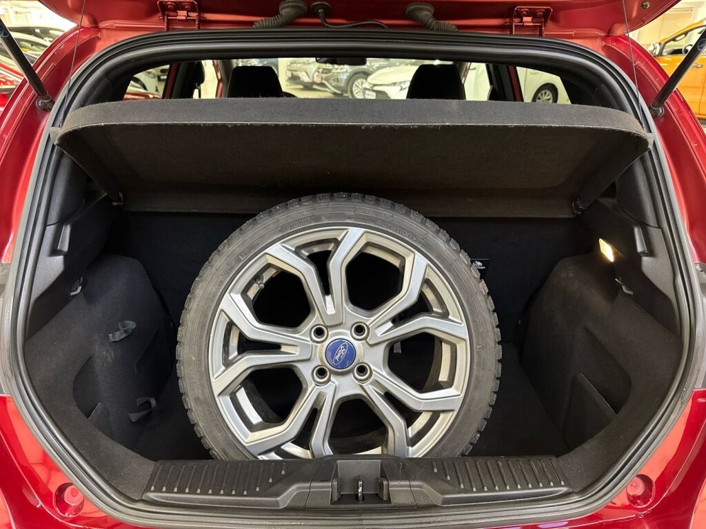 Ford Fiesta 2019 Punainen