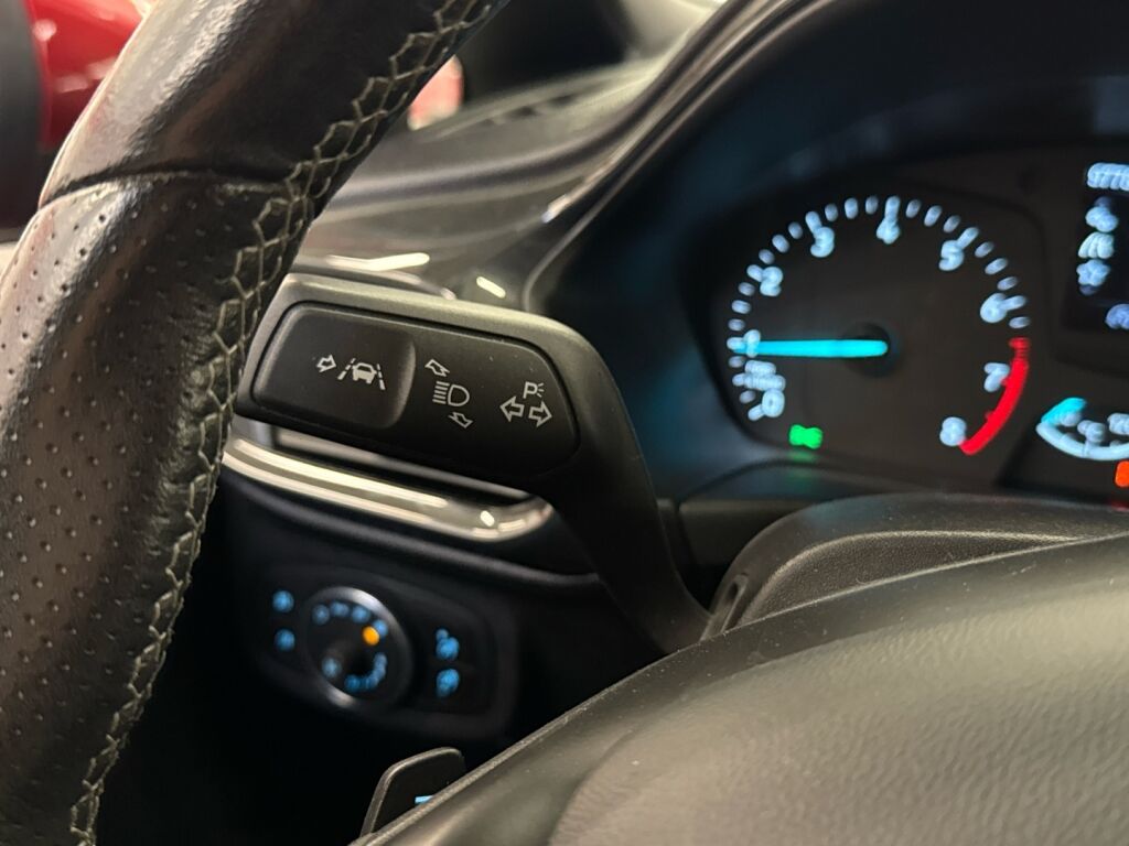 Ford Fiesta 2019 Punainen