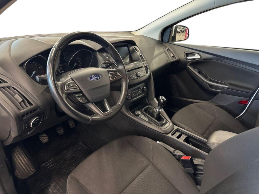 Ford Focus 2018 Valkoinen