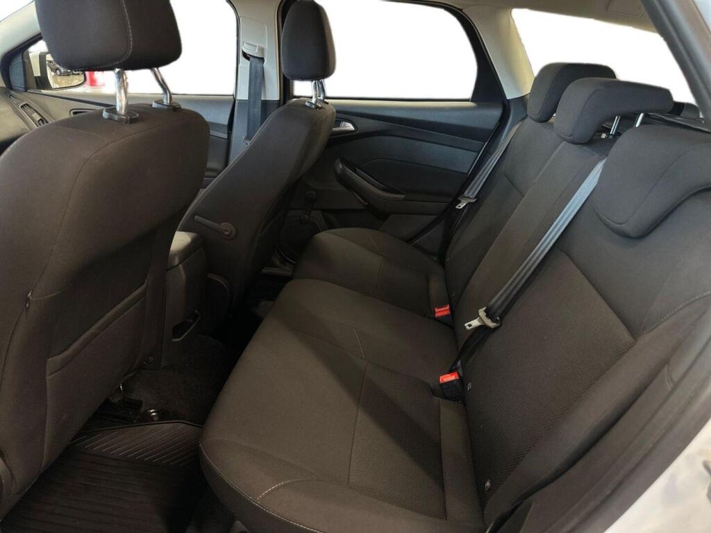 Ford Focus 2018 Valkoinen