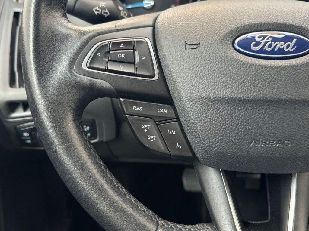 Ford Focus 2018 Valkoinen