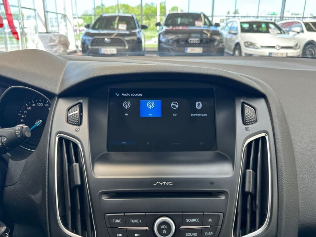 Ford Focus 2018 Valkoinen