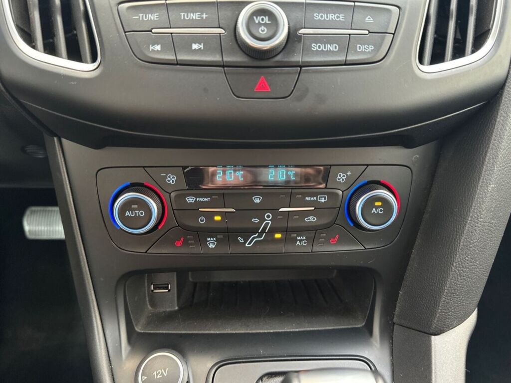 Ford Focus 2018 Valkoinen
