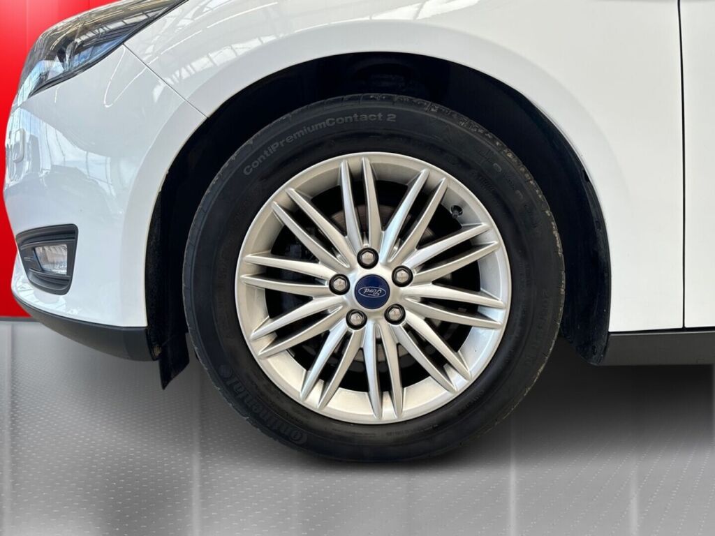 Ford Focus 2018 Valkoinen