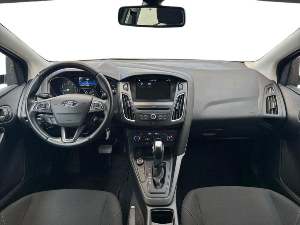Ford Focus 2018 Valkoinen