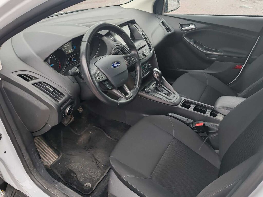 Ford Focus 2018 Valkoinen