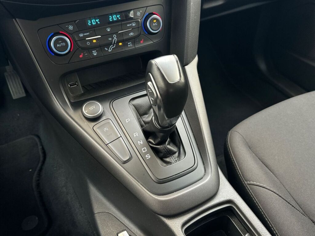 Ford Focus 2018 Valkoinen