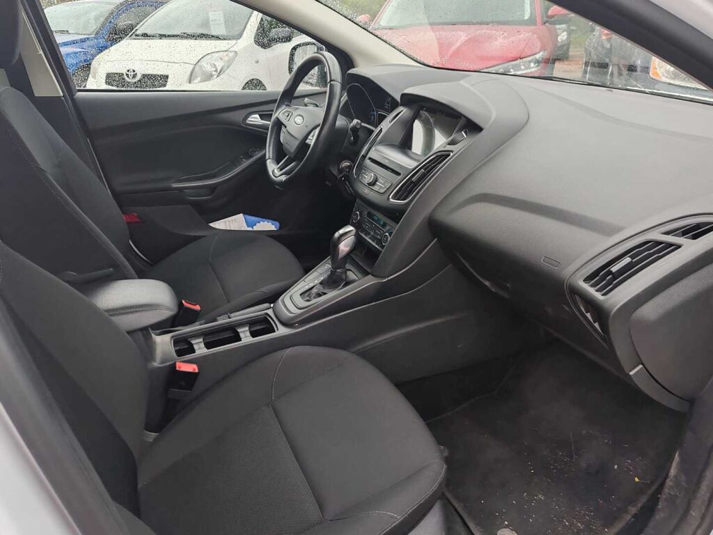 Ford Focus 2018 Valkoinen