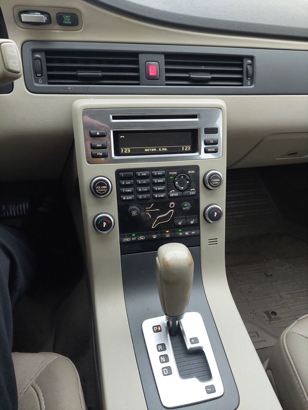 Volvo V70 2008 Harmaa