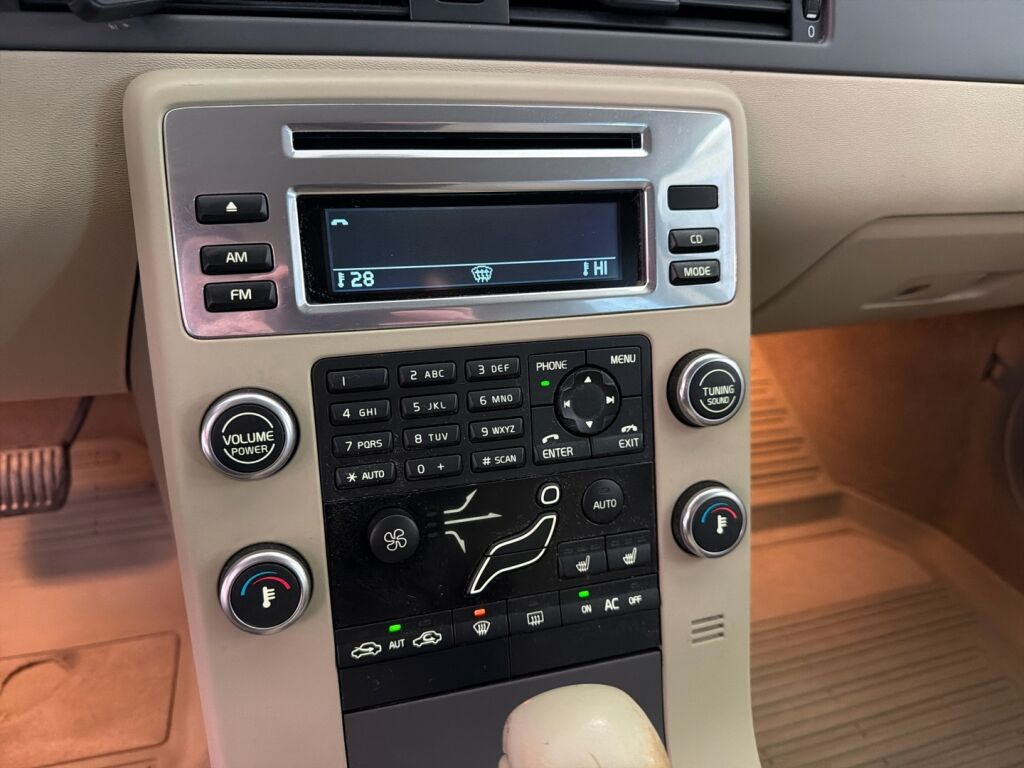 Volvo V70 2008 Harmaa